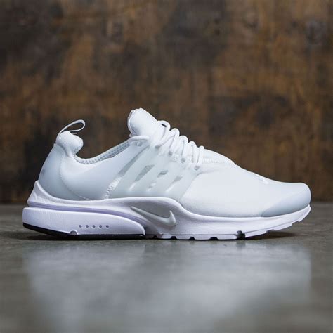 white nike presto men